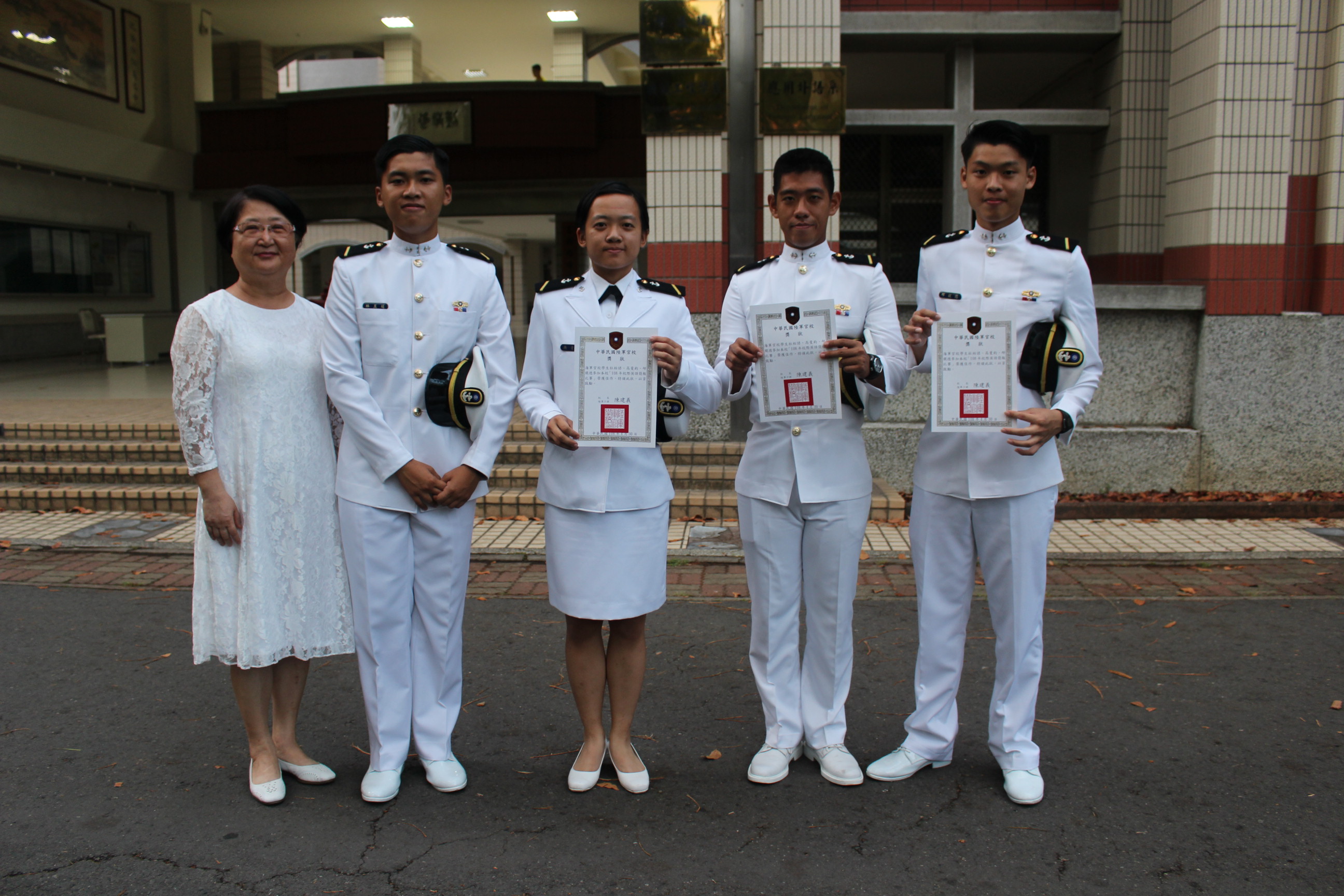 本校學生參加陸軍官校「108年校際英語簡報比賽」榮獲佳績2