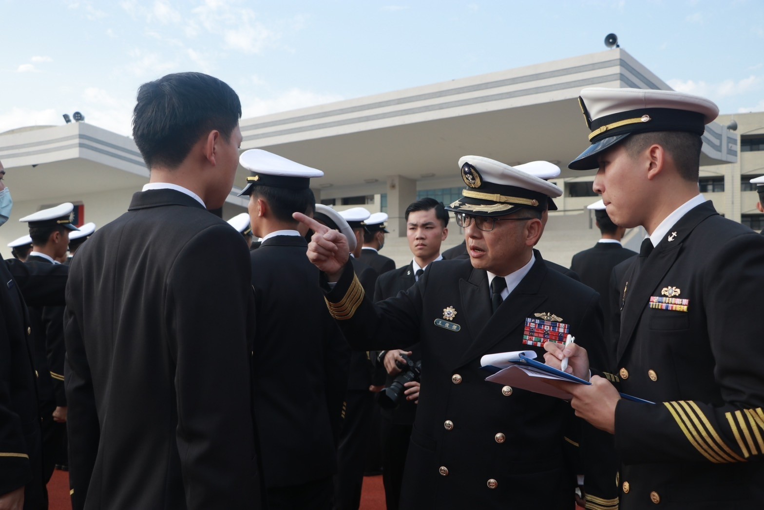 海軍官校學生總隊舉行人員服裝校閱